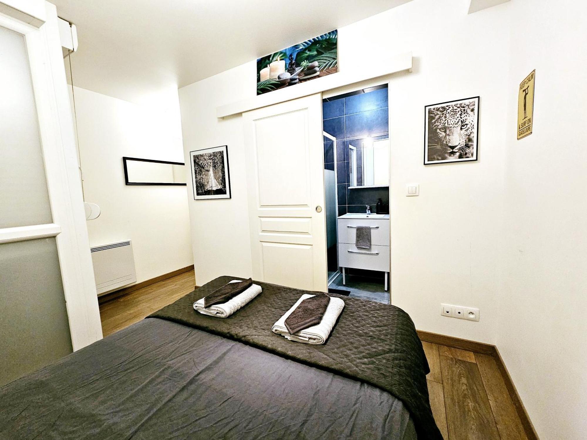 Passage Secret - Ideal Pro, Couples, Familles & Amis - Le Calme En Hypercentre - Wifi Haut Debit - Netflix - Machine A Laver - Gare, Cathedrale, Commerces, Restaurants & Transports En Commun A Moins De 10 Minutes A Pied Reims Bagian luar foto
