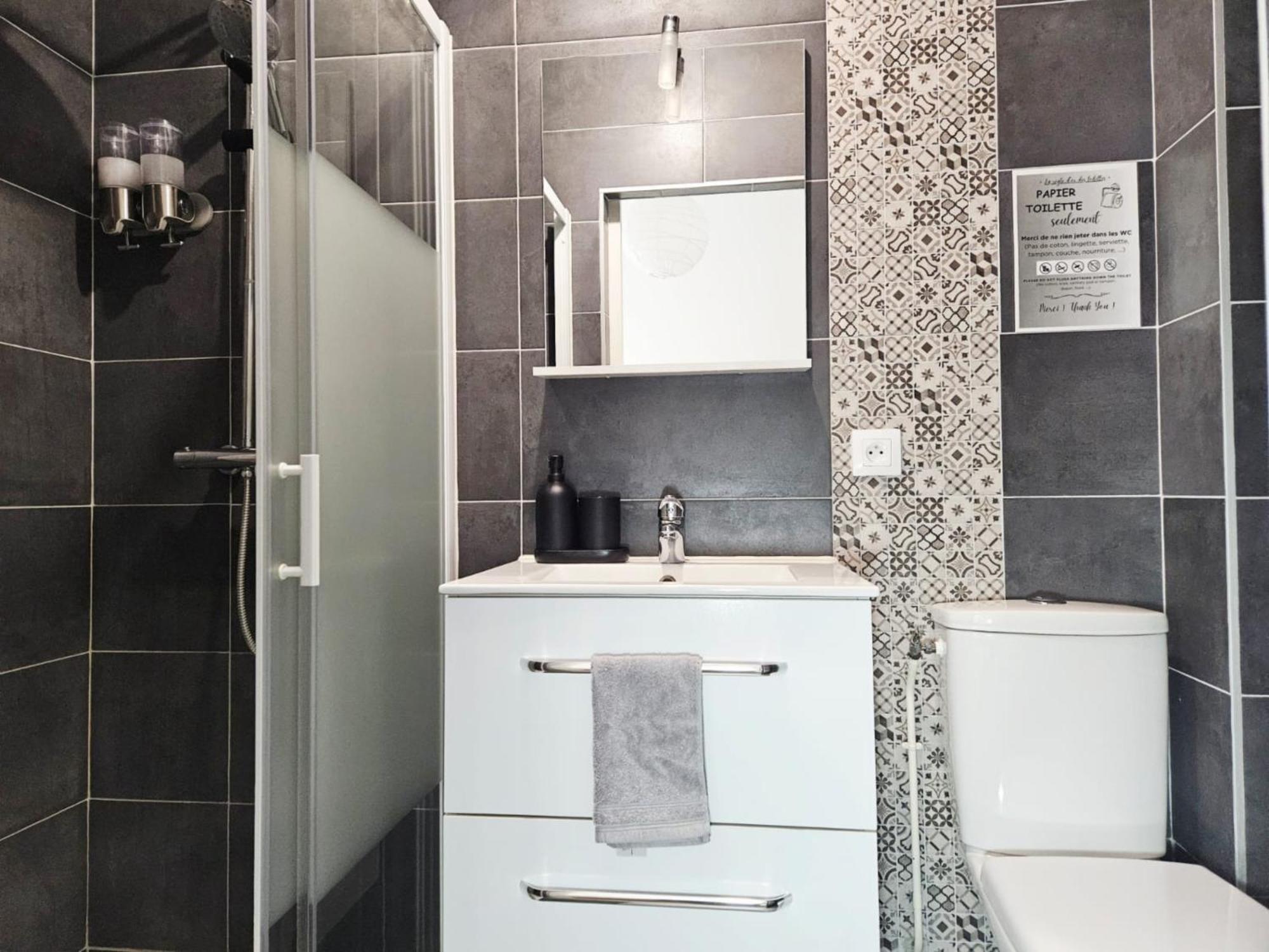 Passage Secret - Ideal Pro, Couples, Familles & Amis - Le Calme En Hypercentre - Wifi Haut Debit - Netflix - Machine A Laver - Gare, Cathedrale, Commerces, Restaurants & Transports En Commun A Moins De 10 Minutes A Pied Reims Bagian luar foto